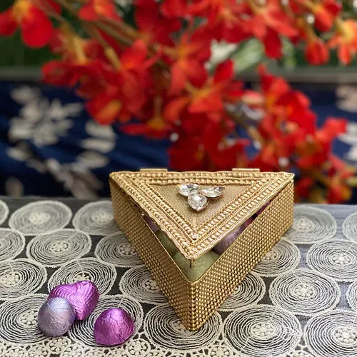 Triangle Woven Box with Eggs