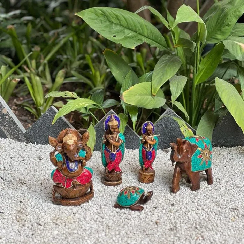 Wooden Balgopal with Green Stone