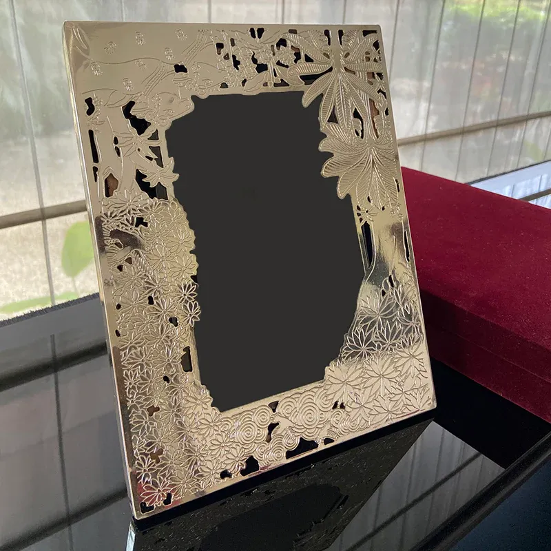 Royal Frame