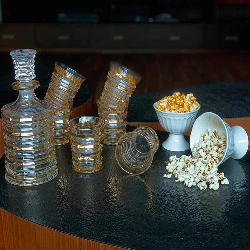 Whiskey Glasses with Decanter